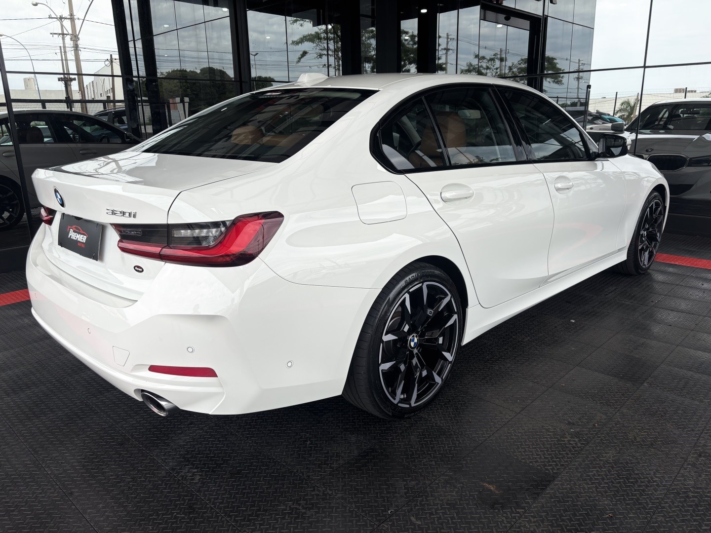 BMW 320i 2.0 16V Turbo Flex GP Automático — foto 10 de 13