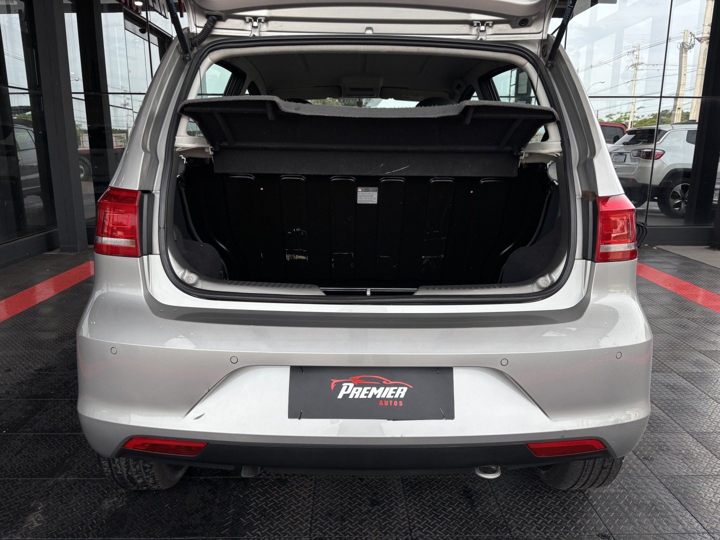 Volkswagen Fox 1.6 MSI Comfortline 8V Flex 4P Manual — foto 11 de 13