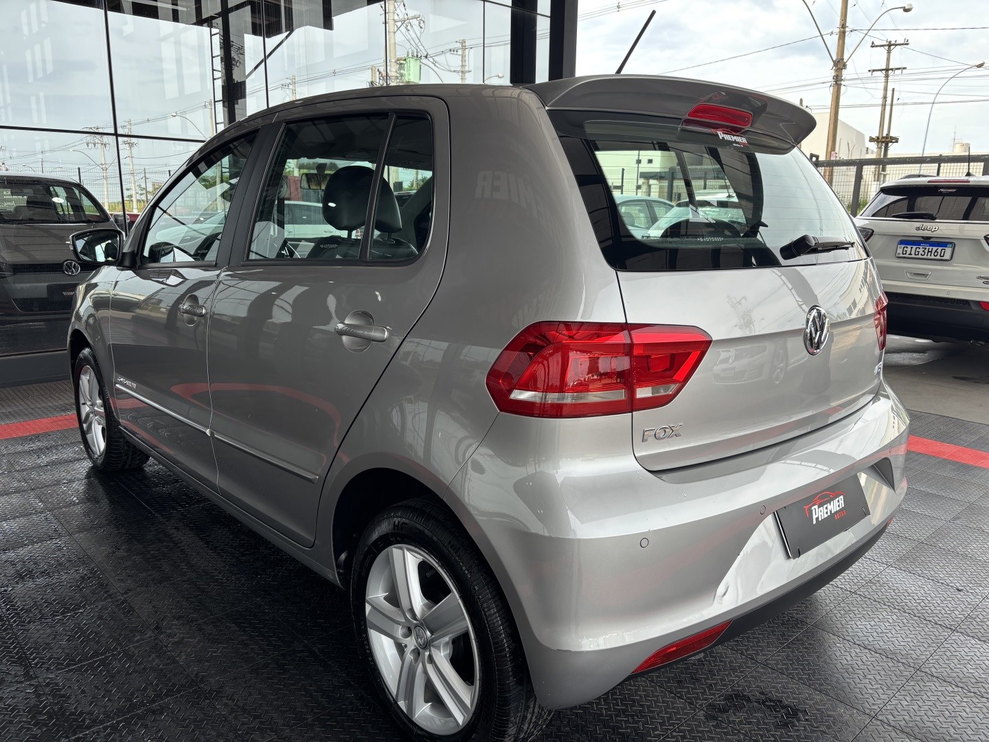 Volkswagen Fox 1.6 MSI Comfortline 8V Flex 4P Manual — foto 9 de 13