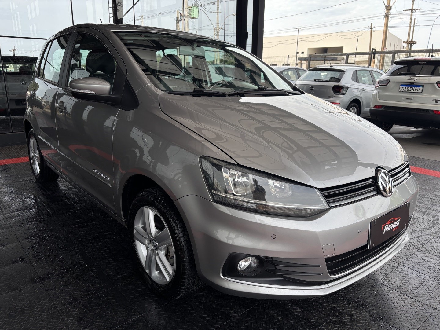Volkswagen Fox 1.6 MSI Comfortline 8V Flex 4P Manual — foto 2 de 13