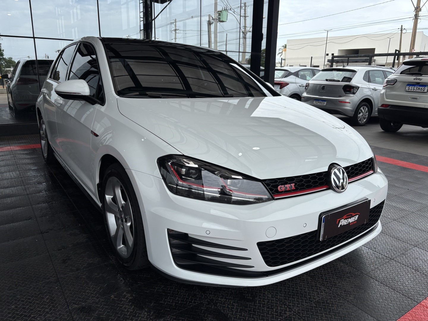 Volkswagen Golf 2.0 TSI GTI 16V Turbo Gasolina 4P Automático — foto 2 de 13
