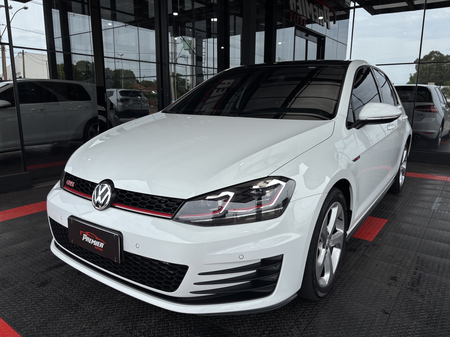 Volkswagen Golf 2.0 TSI GTI 16V Turbo Gasolina 4P Automático