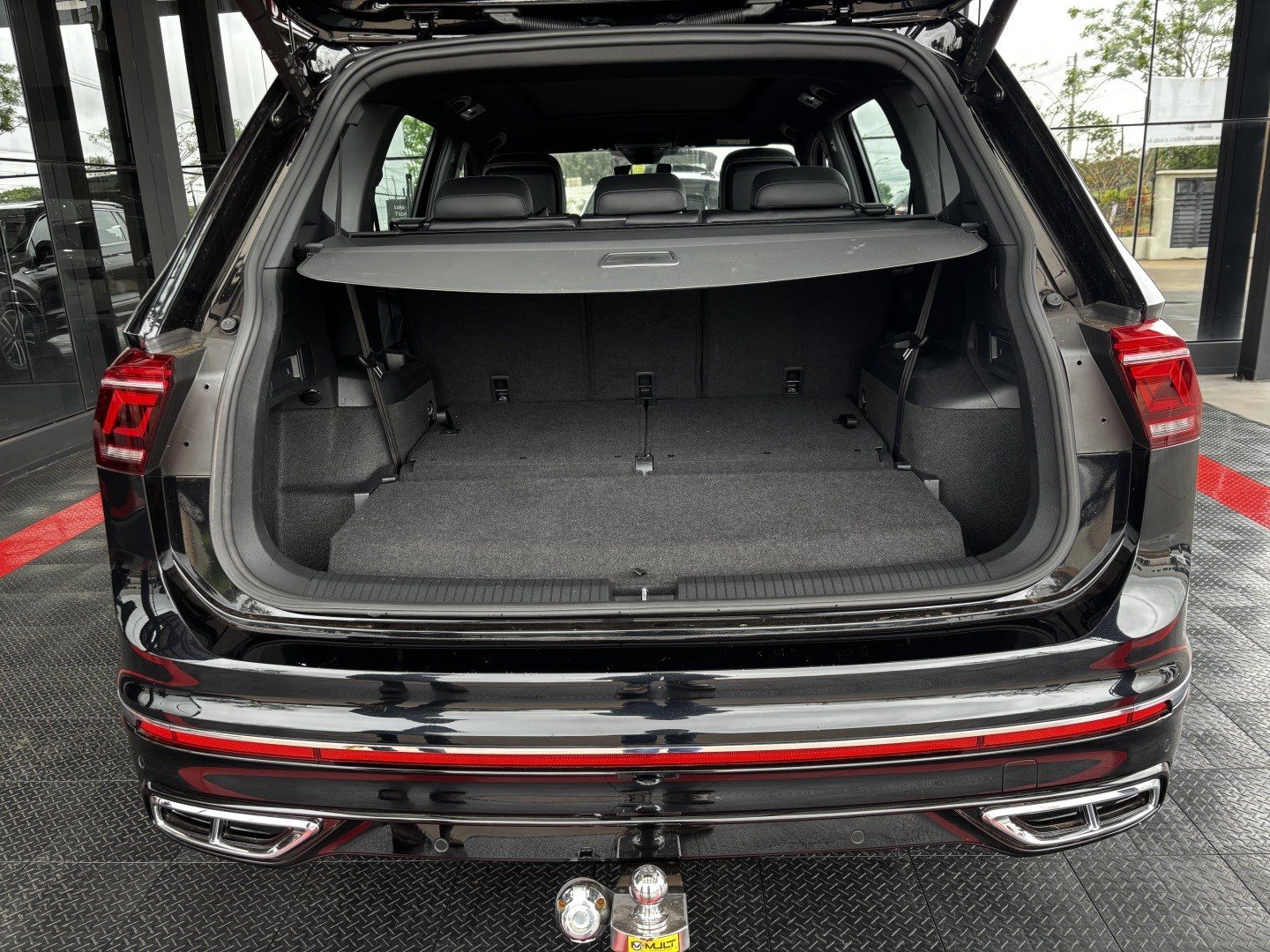 Volkswagen Tiguan 2.0 300 TSI Gasolina Allspace R-Line Automático — foto 11 de 13