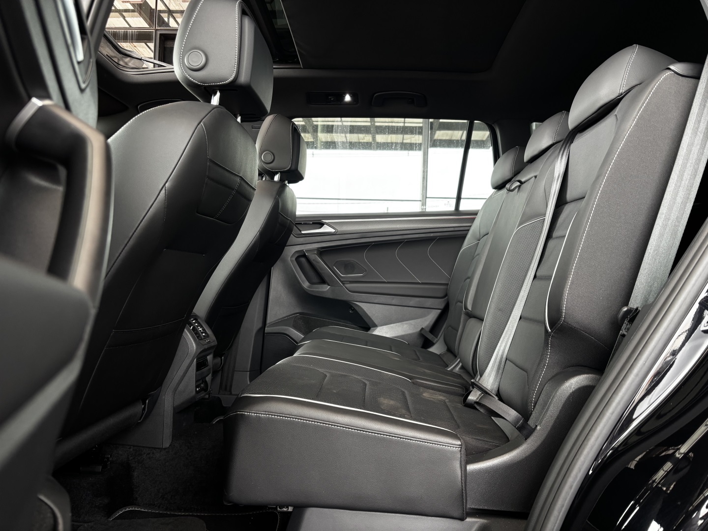 Volkswagen Tiguan 2.0 300 TSI Gasolina Allspace R-Line Automático — foto 6 de 13