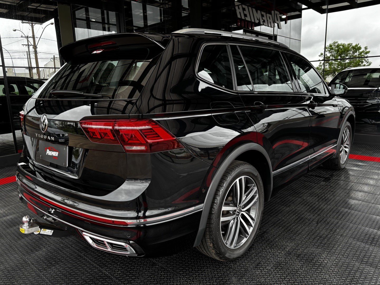 Volkswagen Tiguan 2.0 300 TSI Gasolina Allspace R-Line Automático — foto 9 de 13
