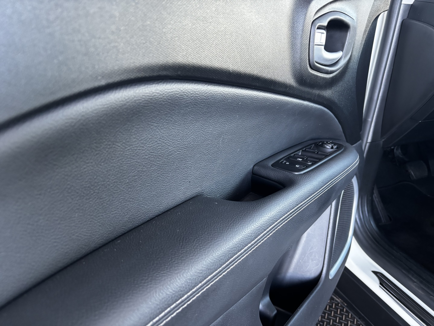 Fiat Toro 2.0 16V Turbo Diesel Volcano 4WD AT9 — foto 7 de 13