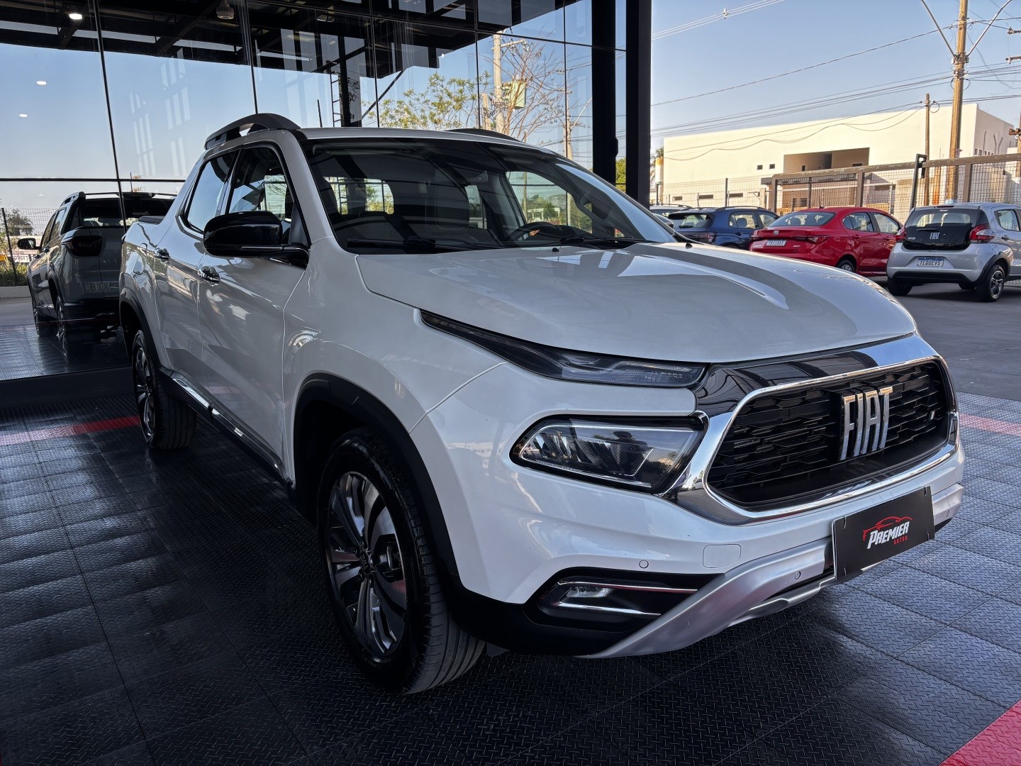 Fiat Toro 2.0 16V Turbo Diesel Volcano 4WD AT9 — foto 3 de 13