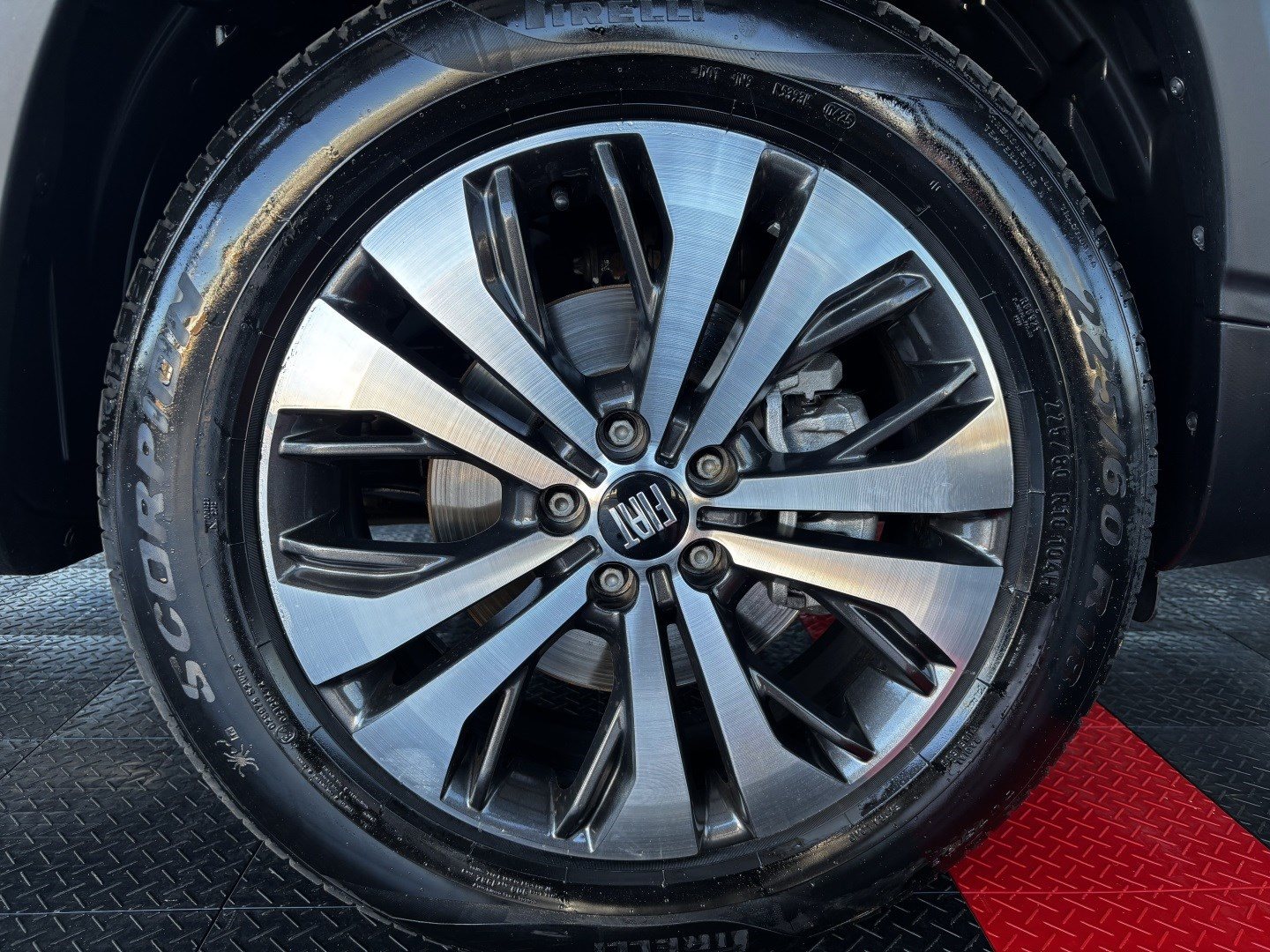 Fiat Toro 2.0 16V Turbo Diesel Volcano 4WD AT9 — foto 11 de 13