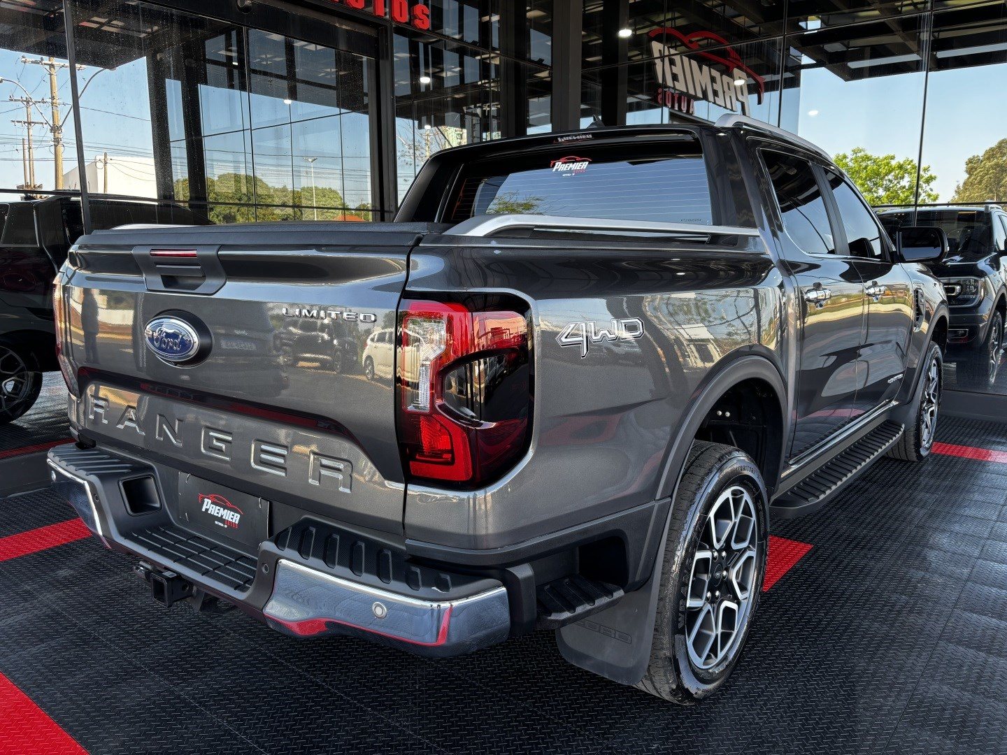 Ford Ranger 3.0 V6 Turbo Diesel CD Limited 4X4 Automático — foto 9 de 13
