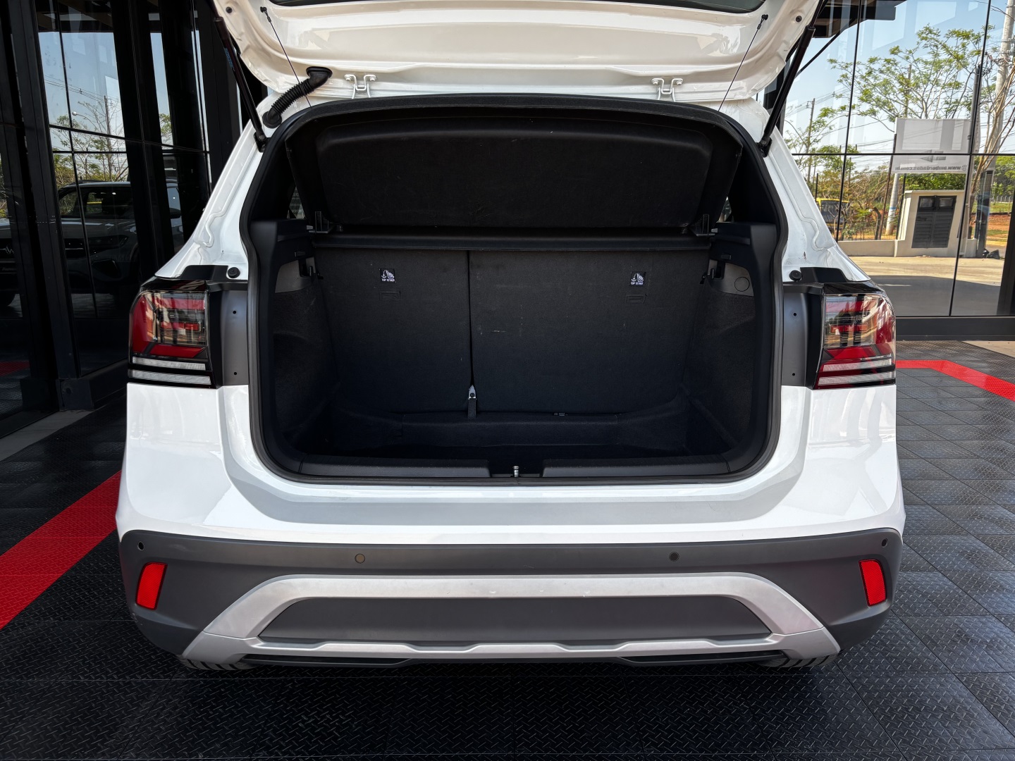 Volkswagen T-Cross 1.4 250 TSI Total Flex Highline Automático — foto 12 de 13