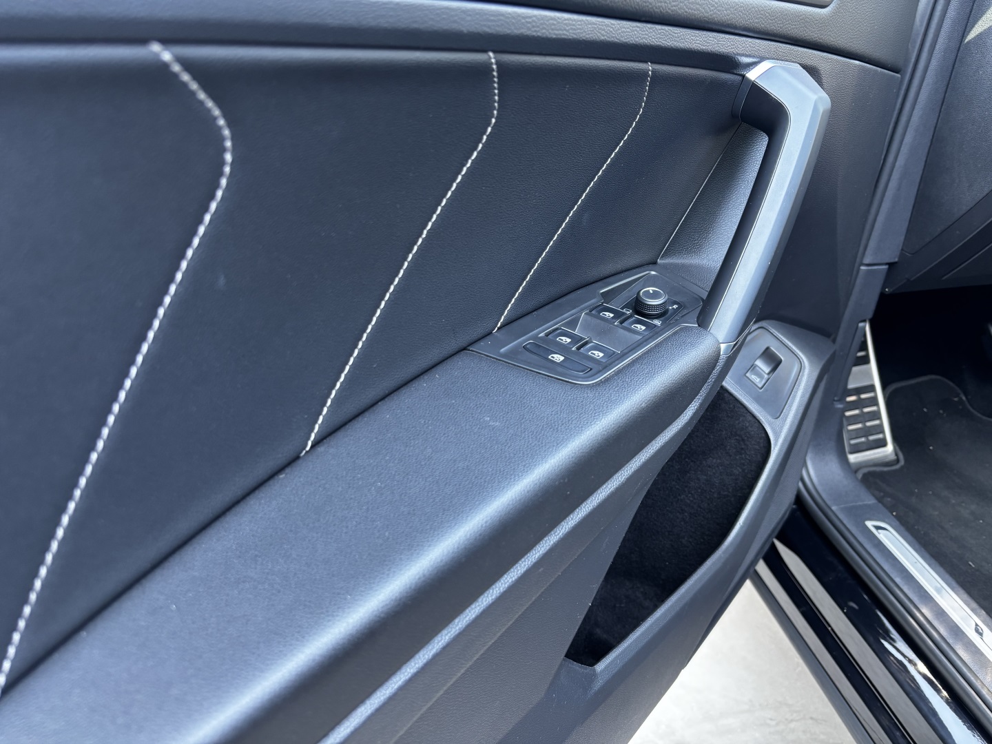 Volkswagen Tiguan 2.0 350 TSI Gasolina Allspace R-Line 4MOTION DSG — foto 4 de 13