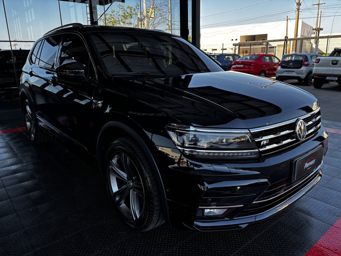 Volkswagen Tiguan 2.0 350 TSI Gasolina Allspace R-Line 4MOTION DSG — foto 3 de 13