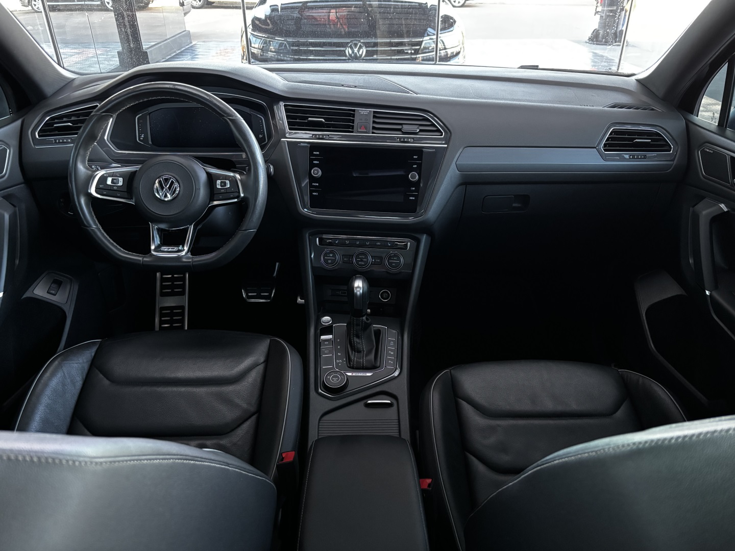 Volkswagen Tiguan 2.0 350 TSI Gasolina Allspace R-Line 4MOTION DSG — foto 7 de 13