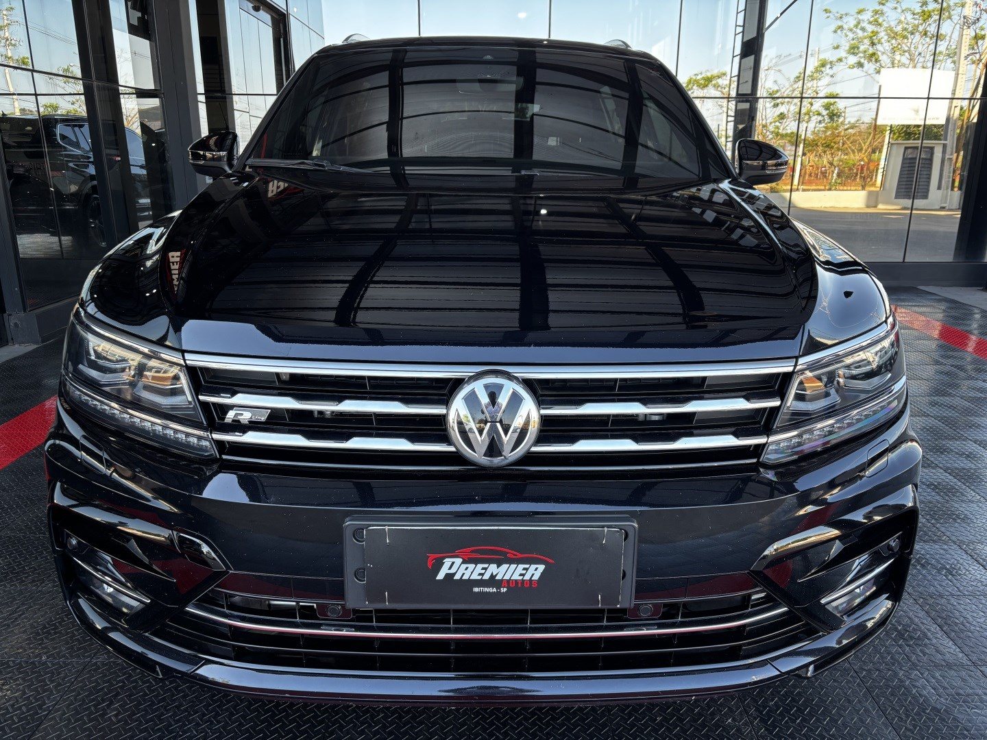 Volkswagen Tiguan 2.0 350 TSI Gasolina Allspace R-Line 4MOTION DSG — foto 2 de 13