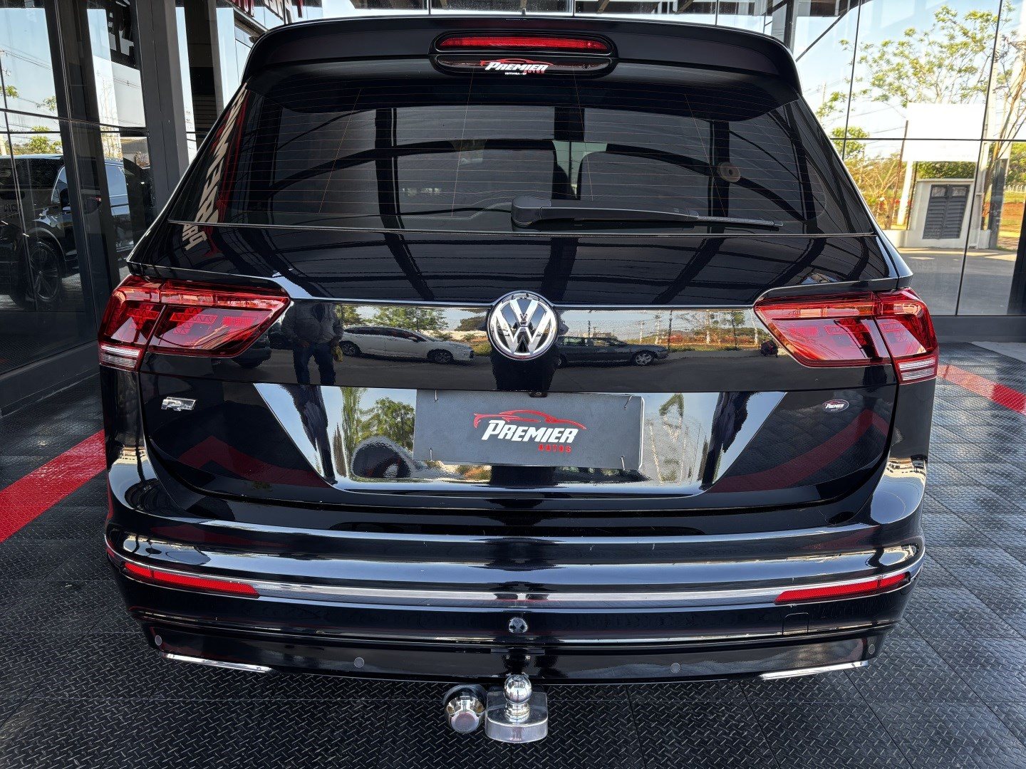 Volkswagen Tiguan 2.0 350 TSI Gasolina Allspace R-Line 4MOTION DSG — foto 8 de 13