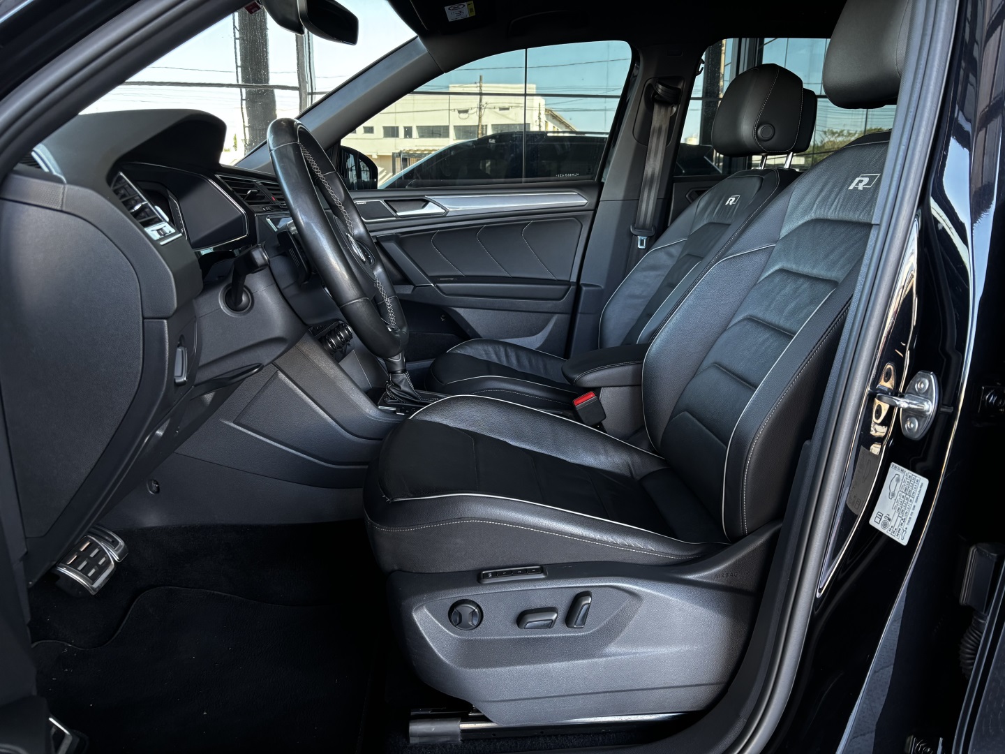 Volkswagen Tiguan 2.0 350 TSI Gasolina Allspace R-Line 4MOTION DSG — foto 5 de 13