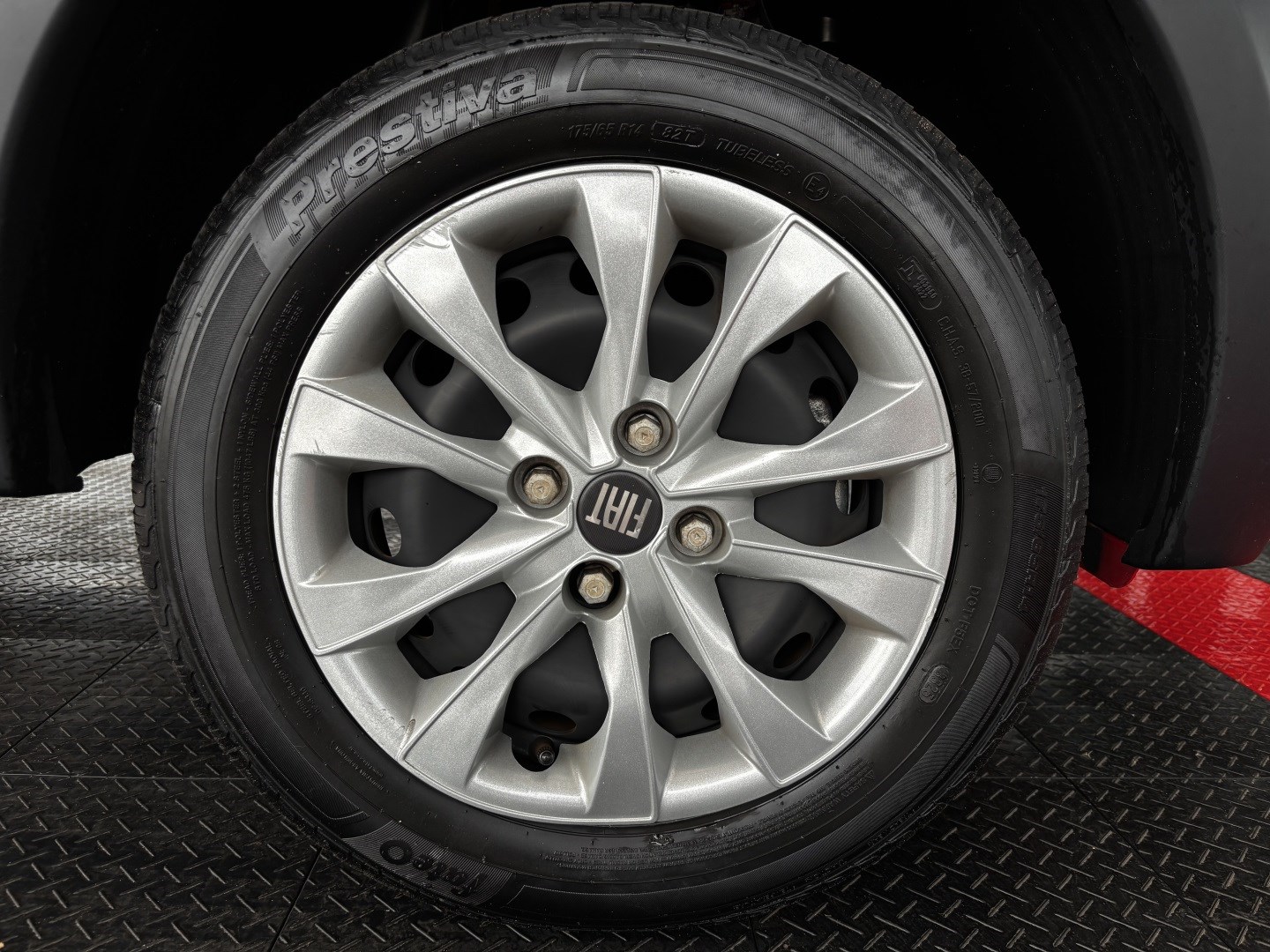 Fiat Mobi 1.0 Evo Flex Like. Manual — foto 12 de 13