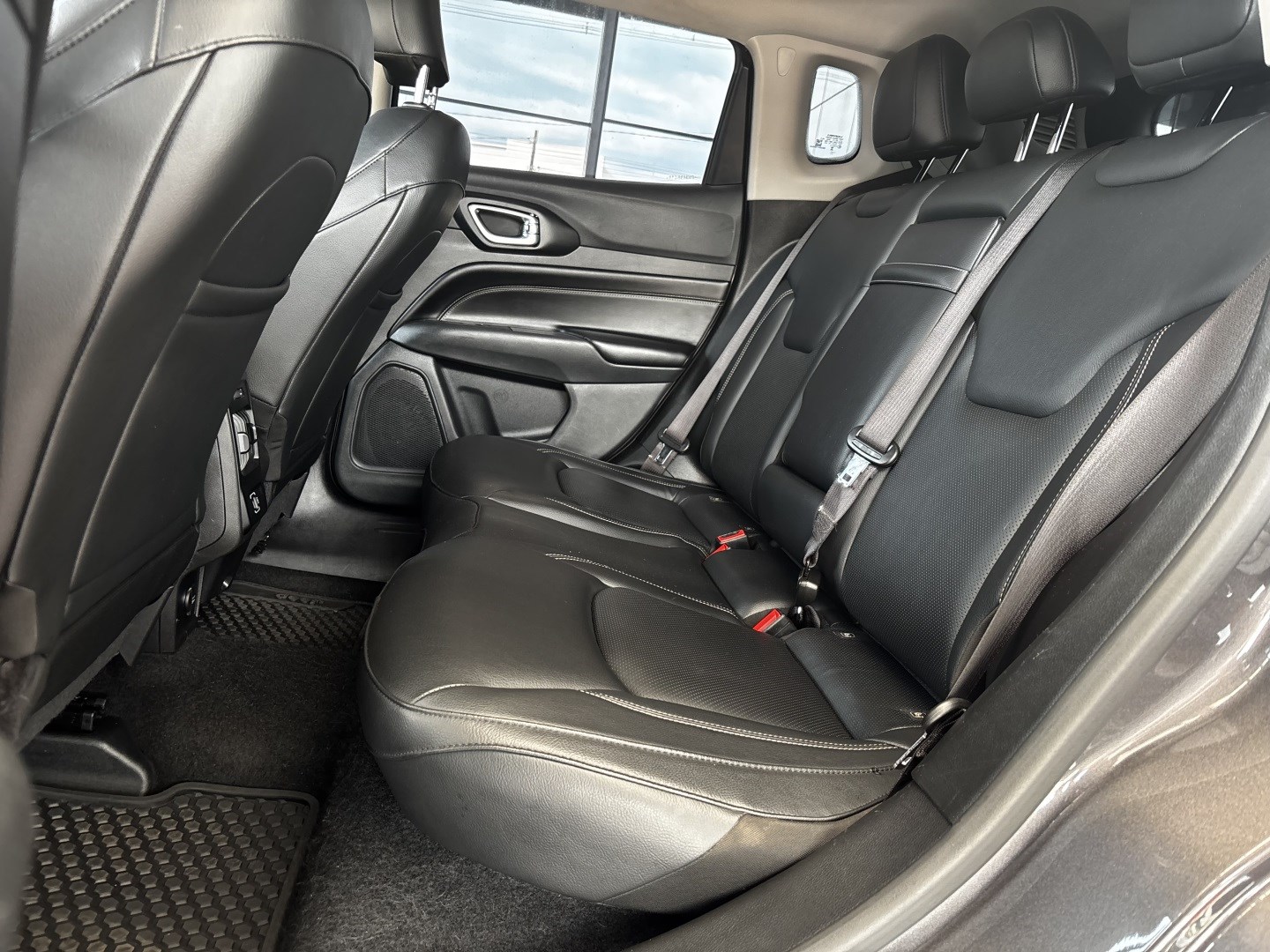 Jeep Compass 1.3 T270 Turbo Flex Sport AT6 — foto 6 de 13