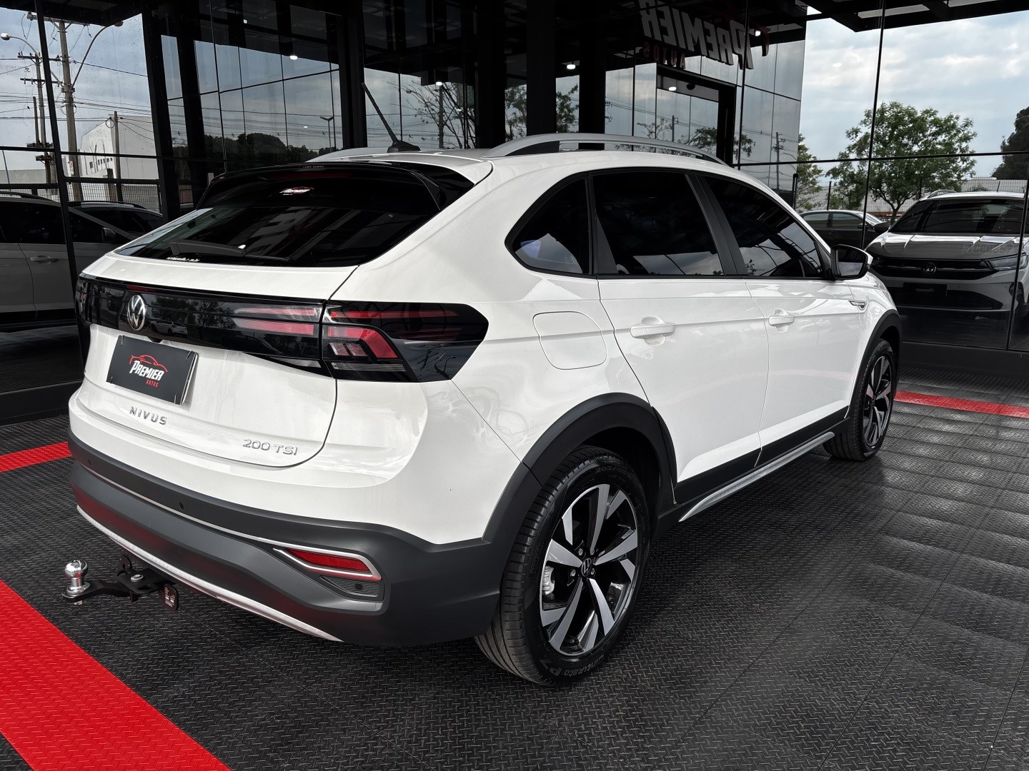 Volkswagen Nivus 1.0 200 TSI Total Flex Highline Automático — foto 9 de 13