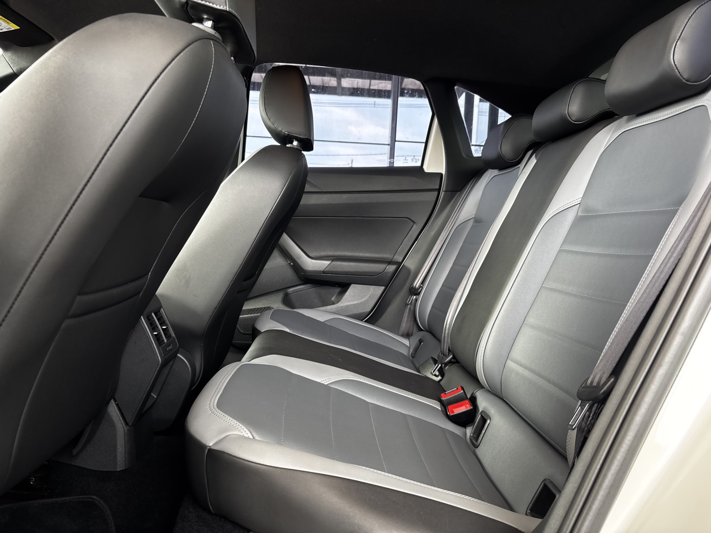 Volkswagen Nivus 1.0 200 TSI Total Flex Highline Automático — foto 6 de 13