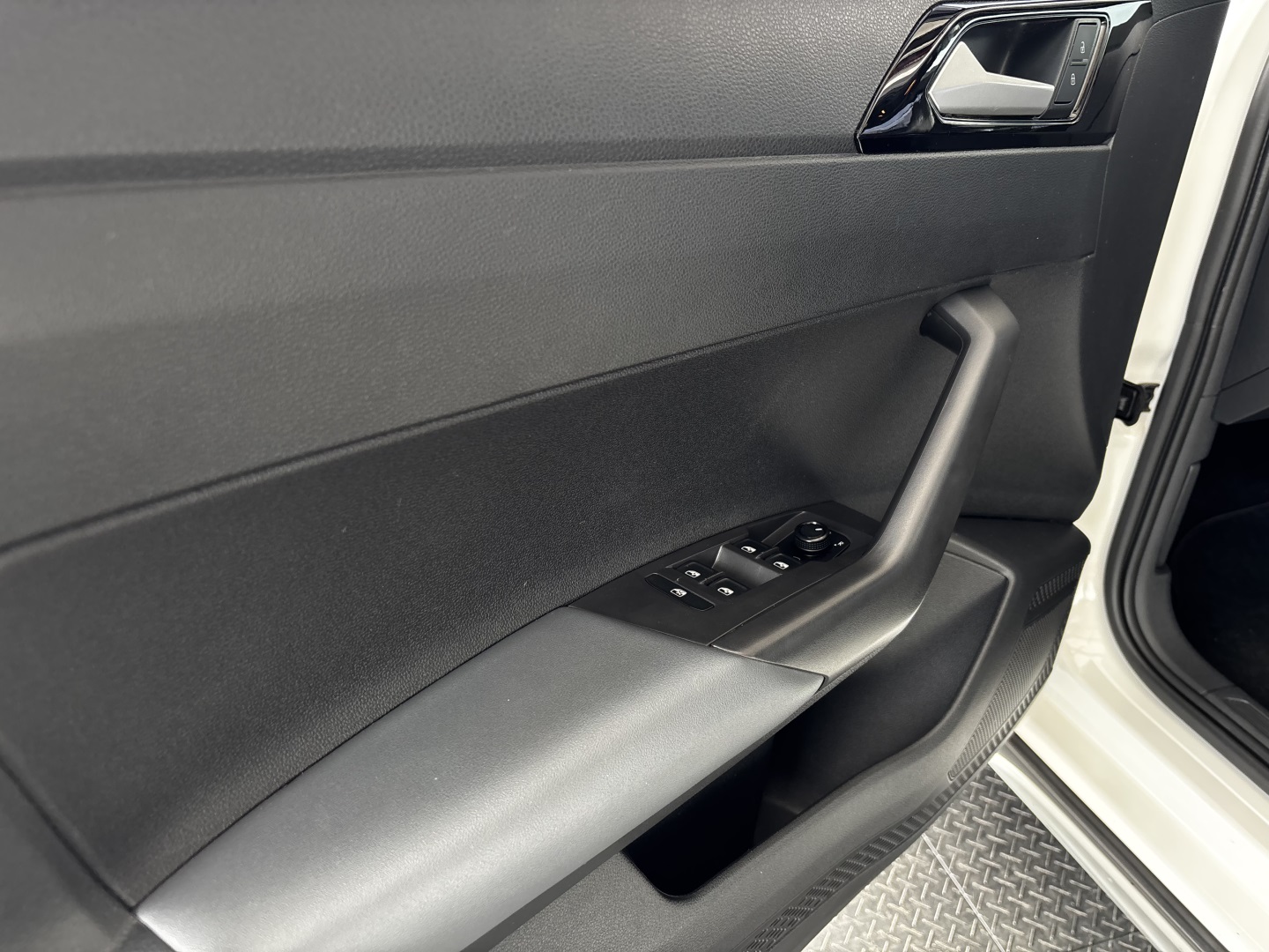 Volkswagen Nivus 1.0 200 TSI Total Flex Highline Automático — foto 4 de 13