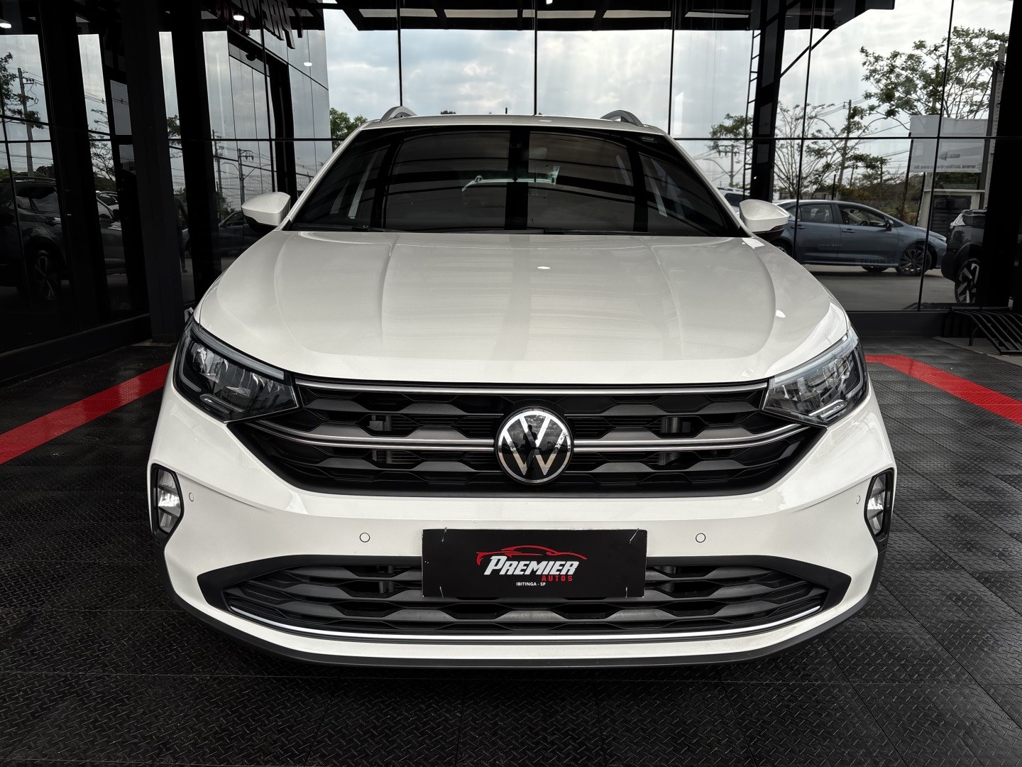 Volkswagen Nivus 1.0 200 TSI Total Flex Highline Automático — foto 2 de 13