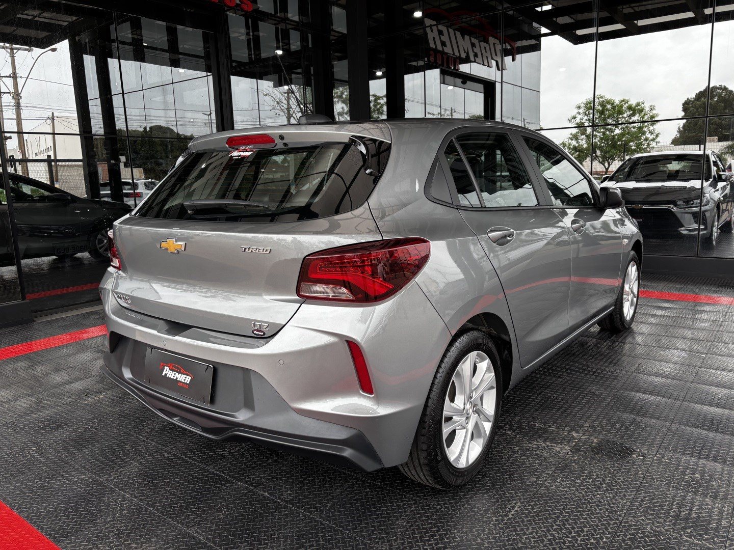 Chevrolet Onix 1.0 Turbo Flex LTZ Automático — foto 9 de 13