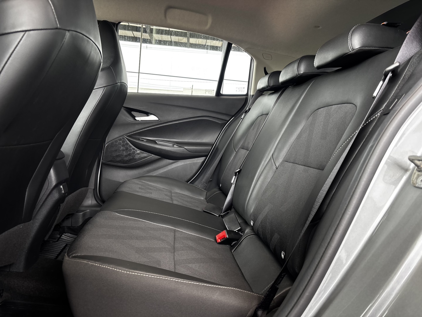 Chevrolet Onix 1.0 Turbo Flex LTZ Automático — foto 6 de 13