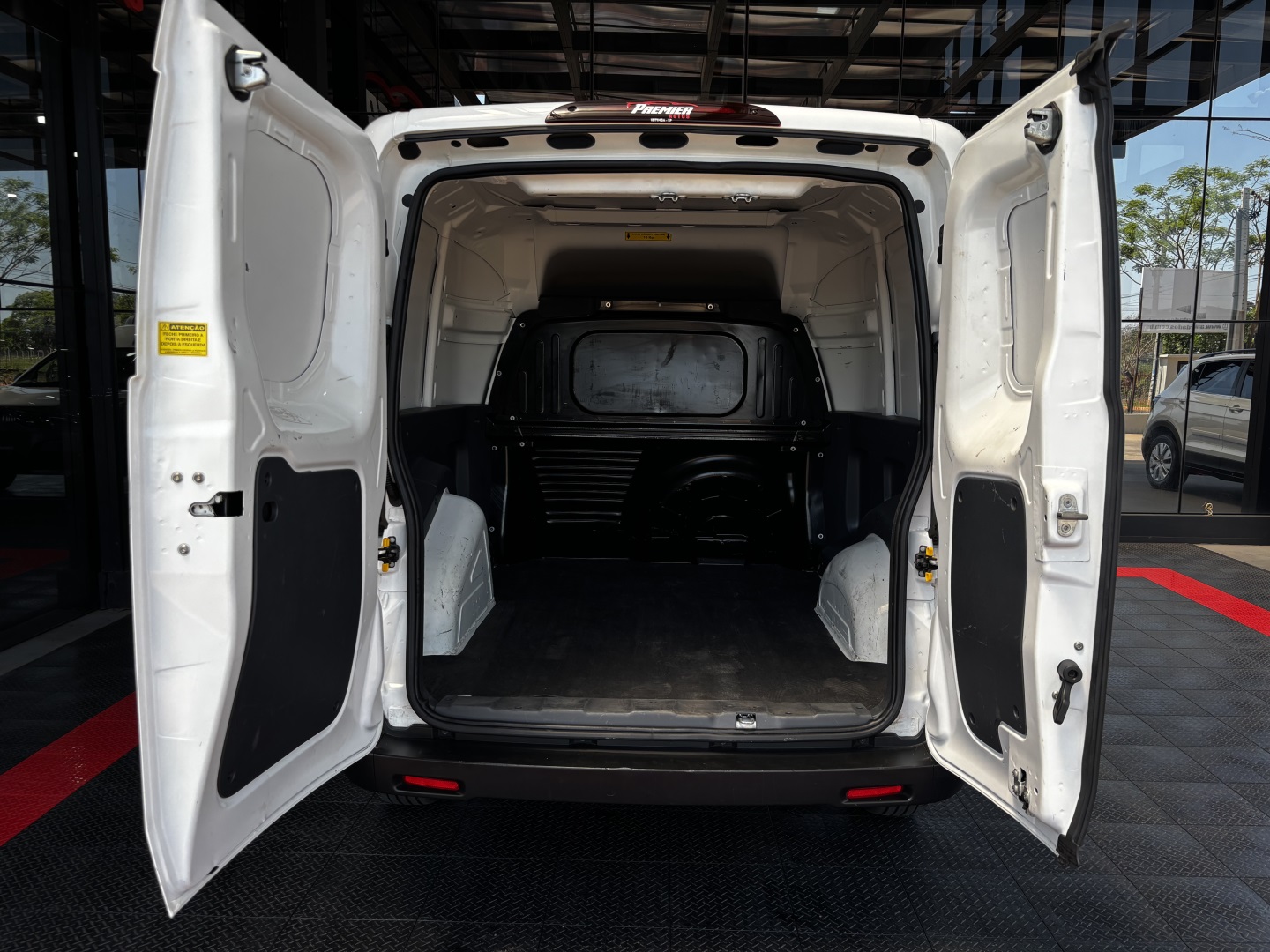 Fiat Fiorino 1.3 Firefly Flex Endurance Manual — foto 10 de 12