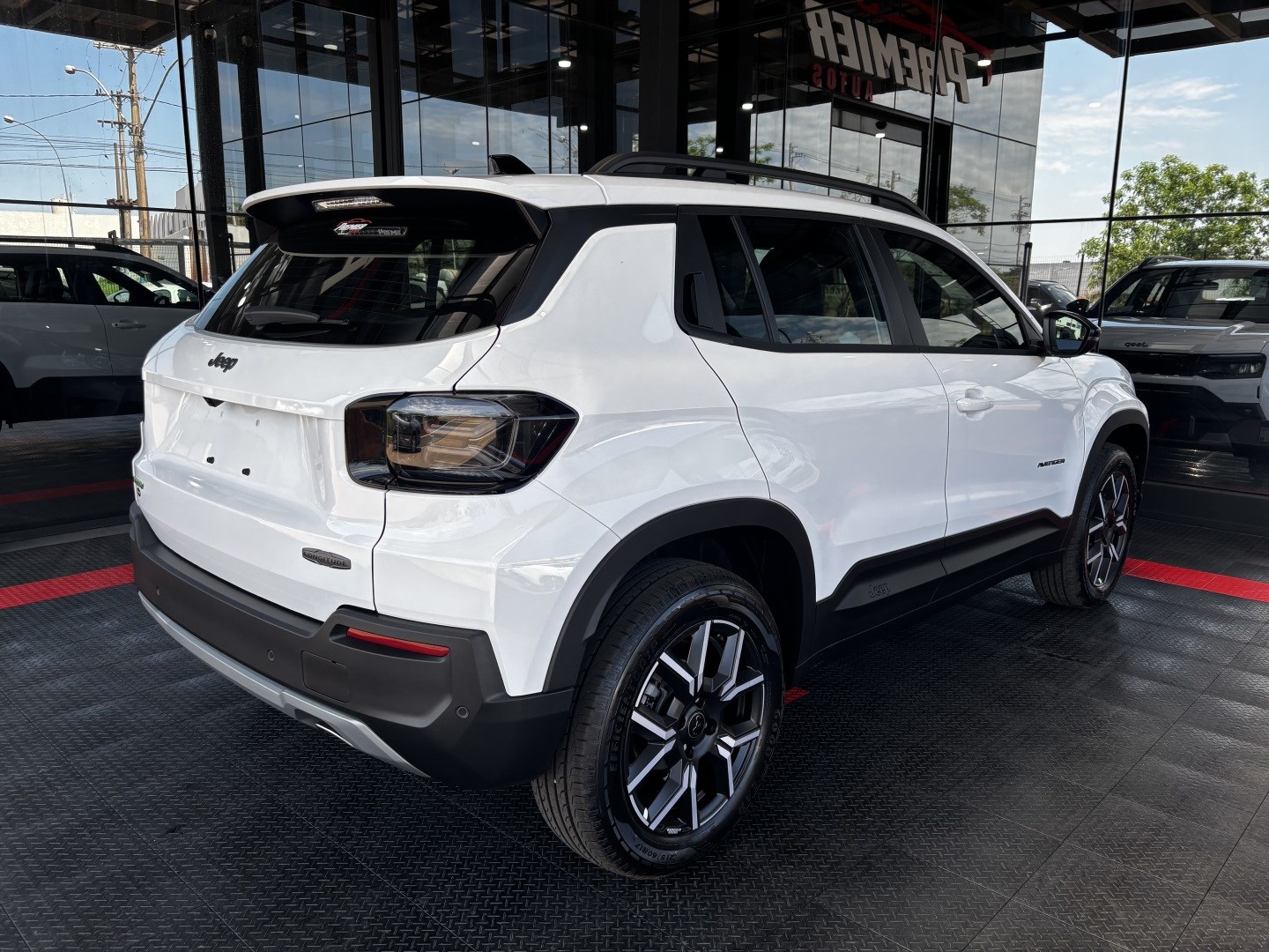 Jeep Avenger 1.0 T200 Turbo Mhev Longitude CVT — foto 9 de 13