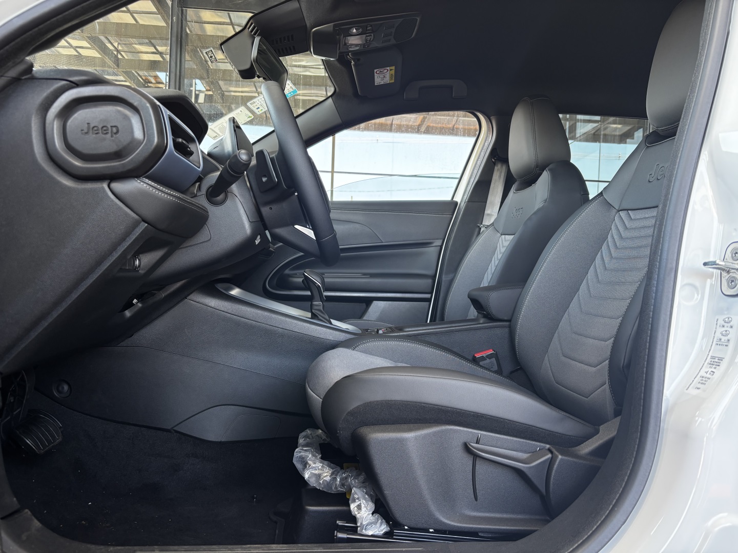 Jeep Avenger 1.0 T200 Turbo Mhev Longitude CVT — foto 5 de 13
