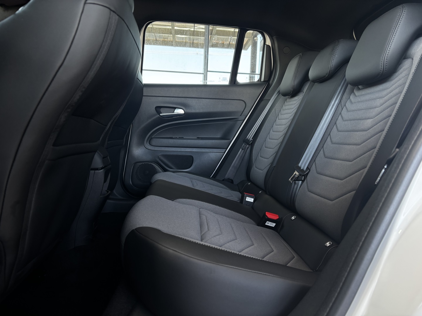 Jeep Avenger 1.0 T200 Turbo Mhev Longitude CVT — foto 6 de 13