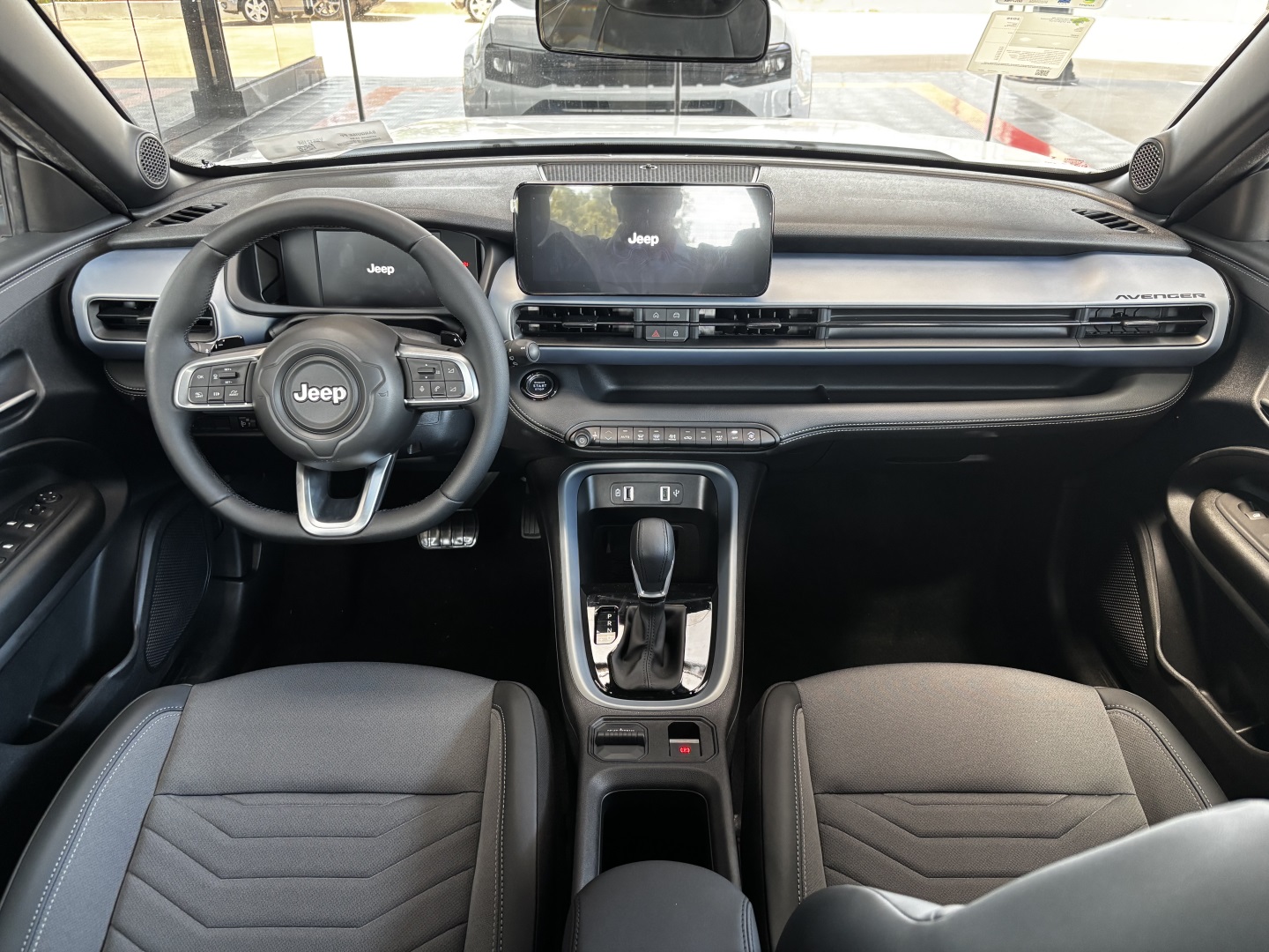 Jeep Avenger 1.0 T200 Turbo Mhev Longitude CVT — foto 7 de 13
