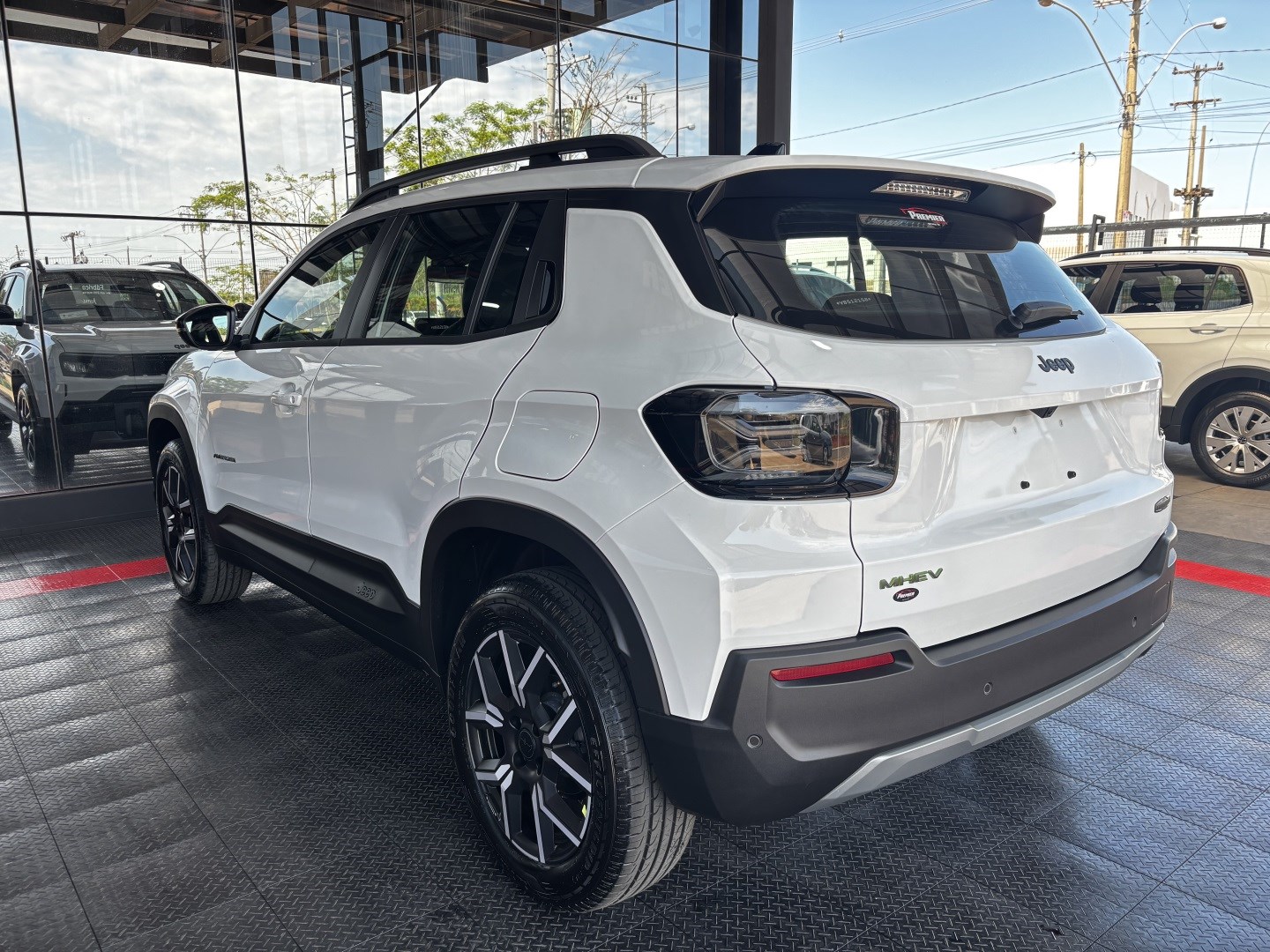Jeep Avenger 1.0 T200 Turbo Mhev Longitude CVT — foto 10 de 13