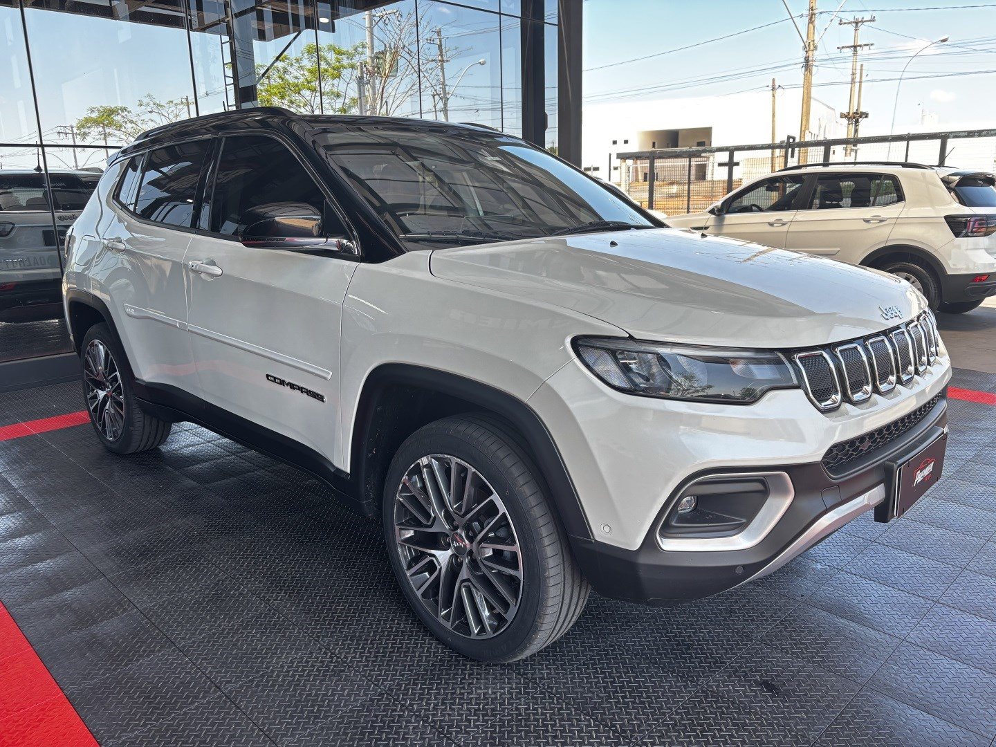 Jeep Compass 2.0 TD350 Turbo Diesel Limited AT9 — foto 3 de 13