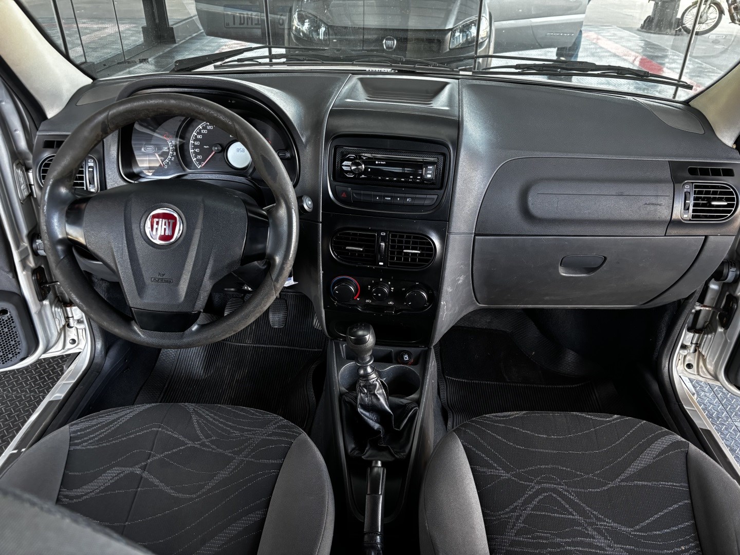 Fiat Strada 1.4 MPI Working CD 8V Flex 3P Manual — foto 7 de 13
