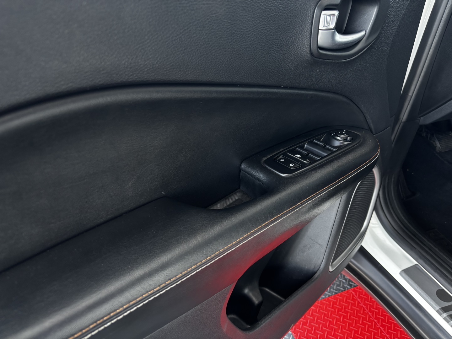 Jeep Compass 2.0 16V Flex Longitude Automático — foto 4 de 13