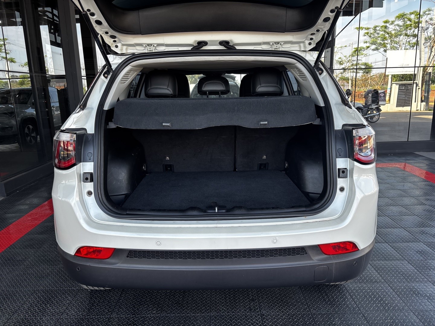 Jeep Compass 2.0 16V Flex Longitude Automático — foto 11 de 13