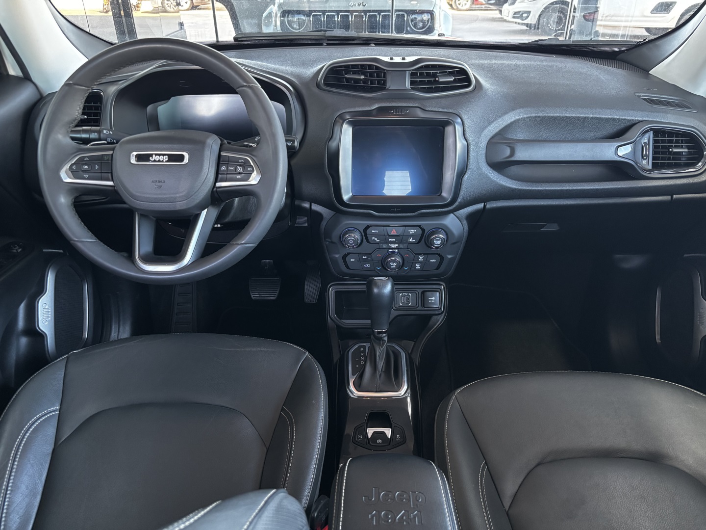Jeep Renegade 1.3 T270 Turbo Flex Longitude AT6 — foto 7 de 13