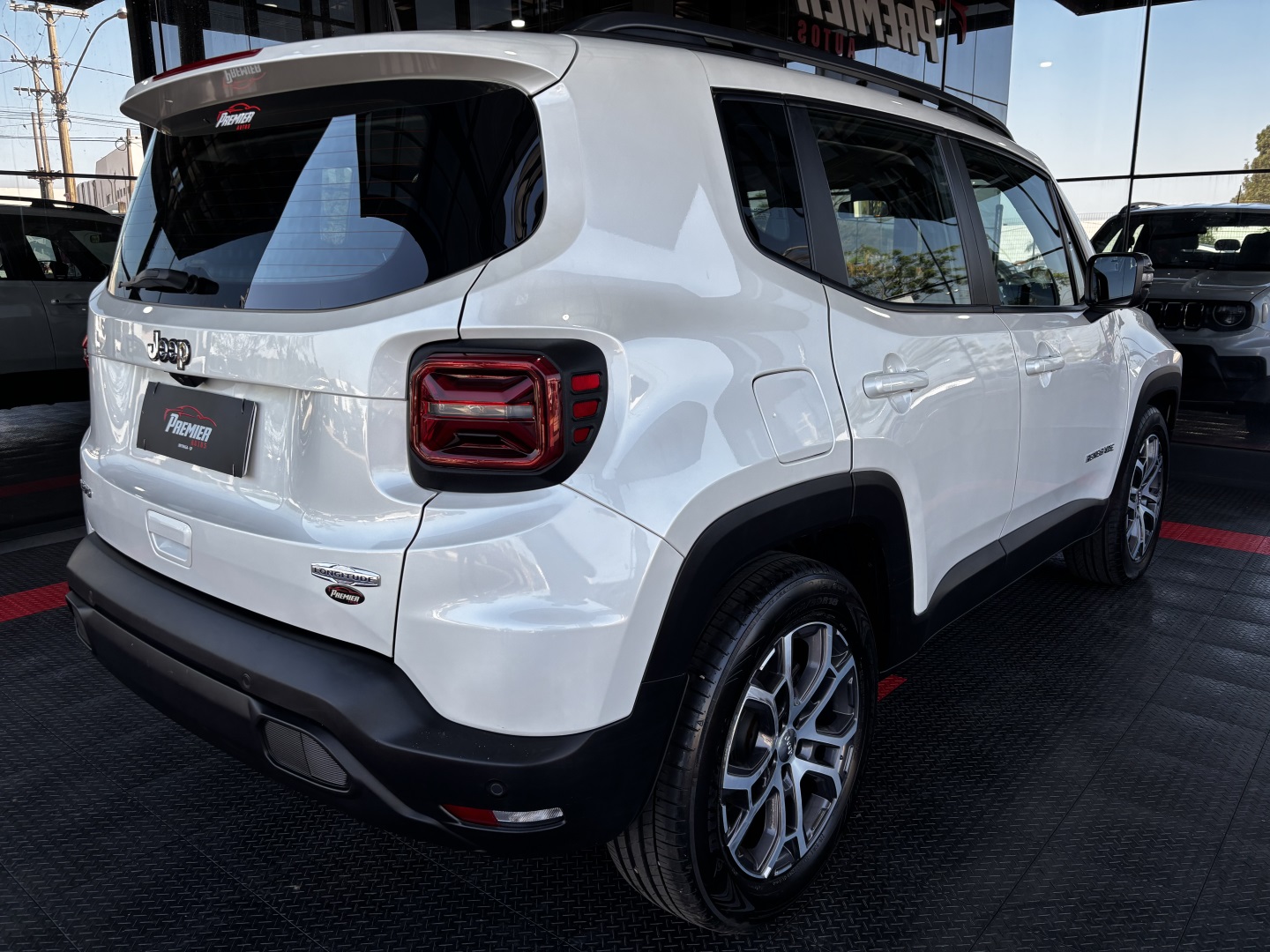 Jeep Renegade 1.3 T270 Turbo Flex Longitude AT6 — foto 10 de 13
