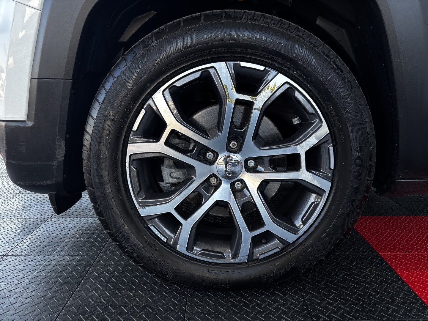Jeep Renegade 1.3 T270 Turbo Flex Longitude AT6 — foto 13 de 13