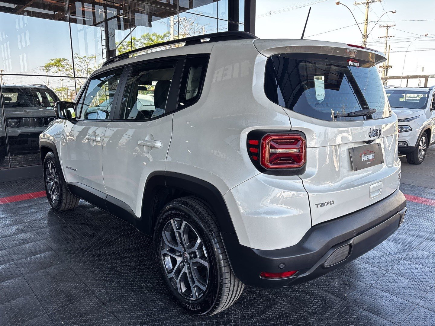 Jeep Renegade 1.3 T270 Turbo Flex Longitude AT6 — foto 9 de 13