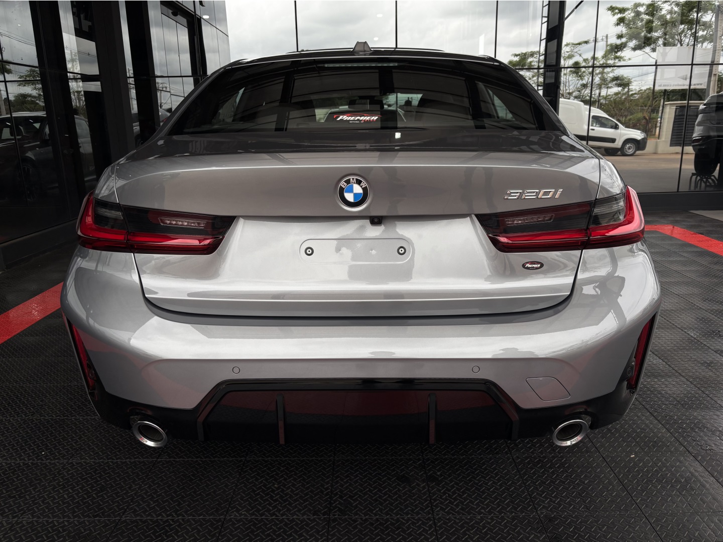 BMW 320i 2.0 16V Turbo Flex M Sport Automático — foto 8 de 13