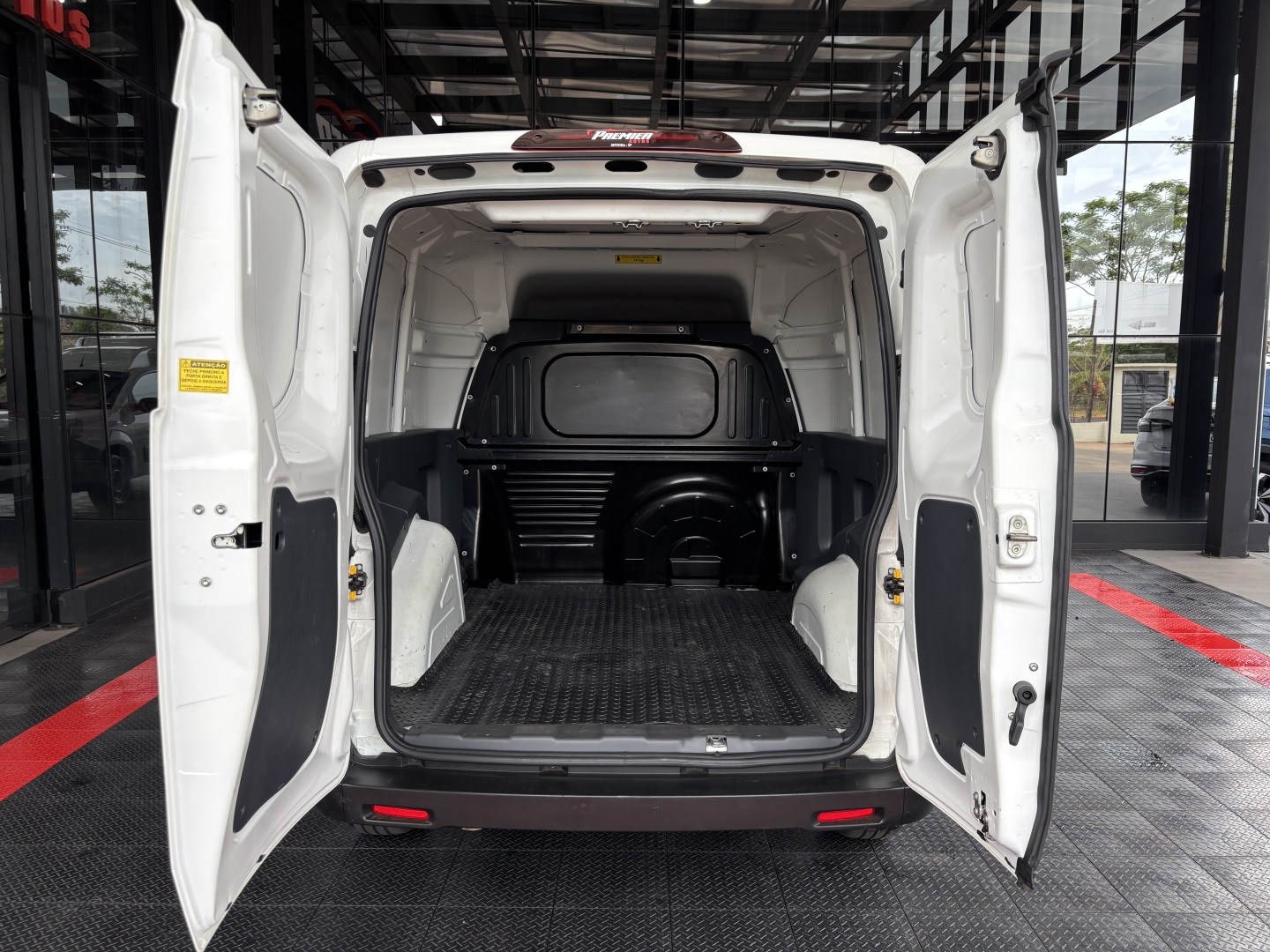 Fiat Fiorino 1.4 MPI Furgão Endurance 8V Flex 2P Manual — foto 11 de 12