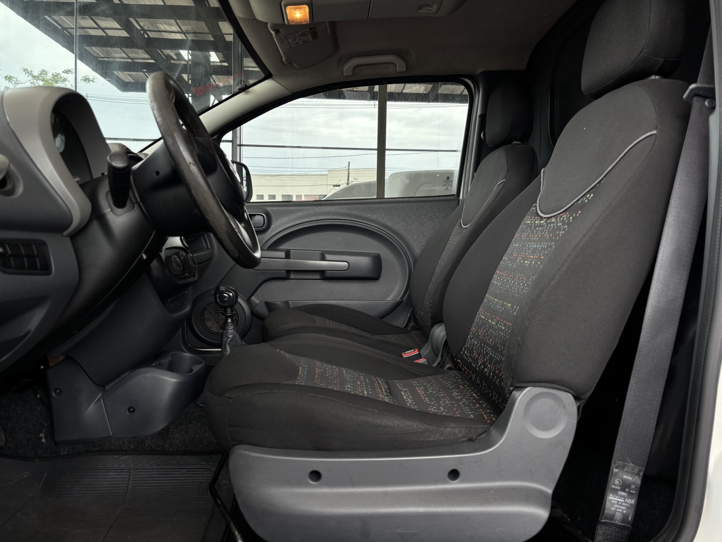 Fiat Fiorino 1.4 MPI Furgão Hard Working 8V Flex 2P Manual — foto 5 de 12