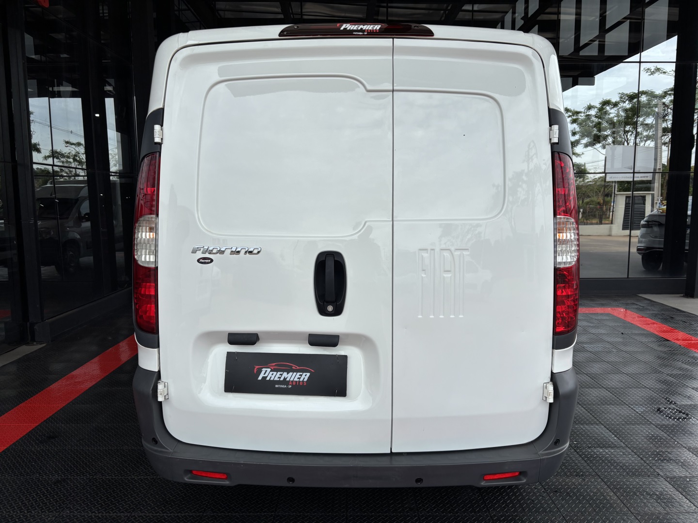 Fiat Fiorino 1.4 MPI Furgão Hard Working 8V Flex 2P Manual — foto 7 de 12