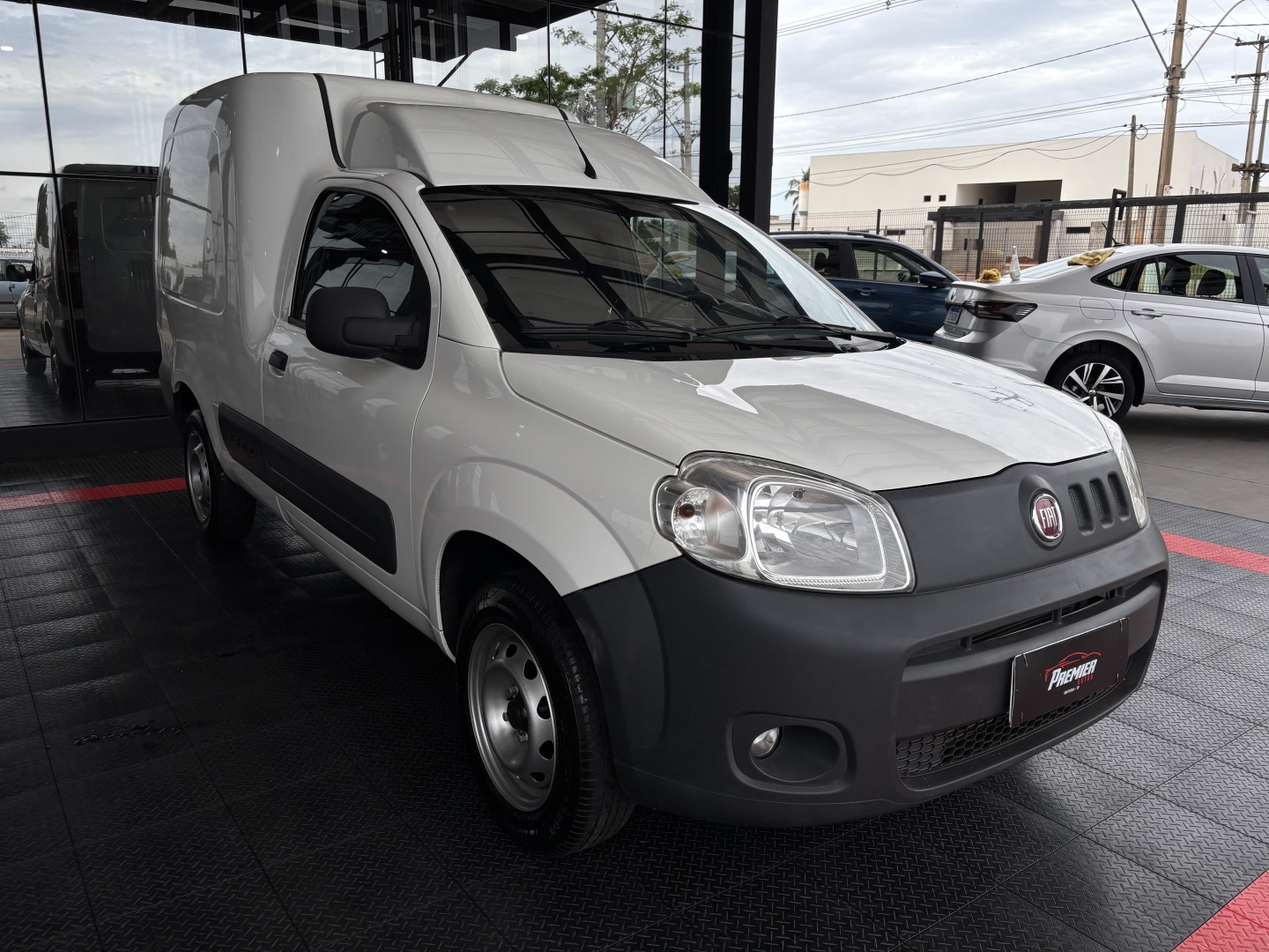 Fiat Fiorino 1.4 MPI Furgão Hard Working 8V Flex 2P Manual — foto 3 de 12