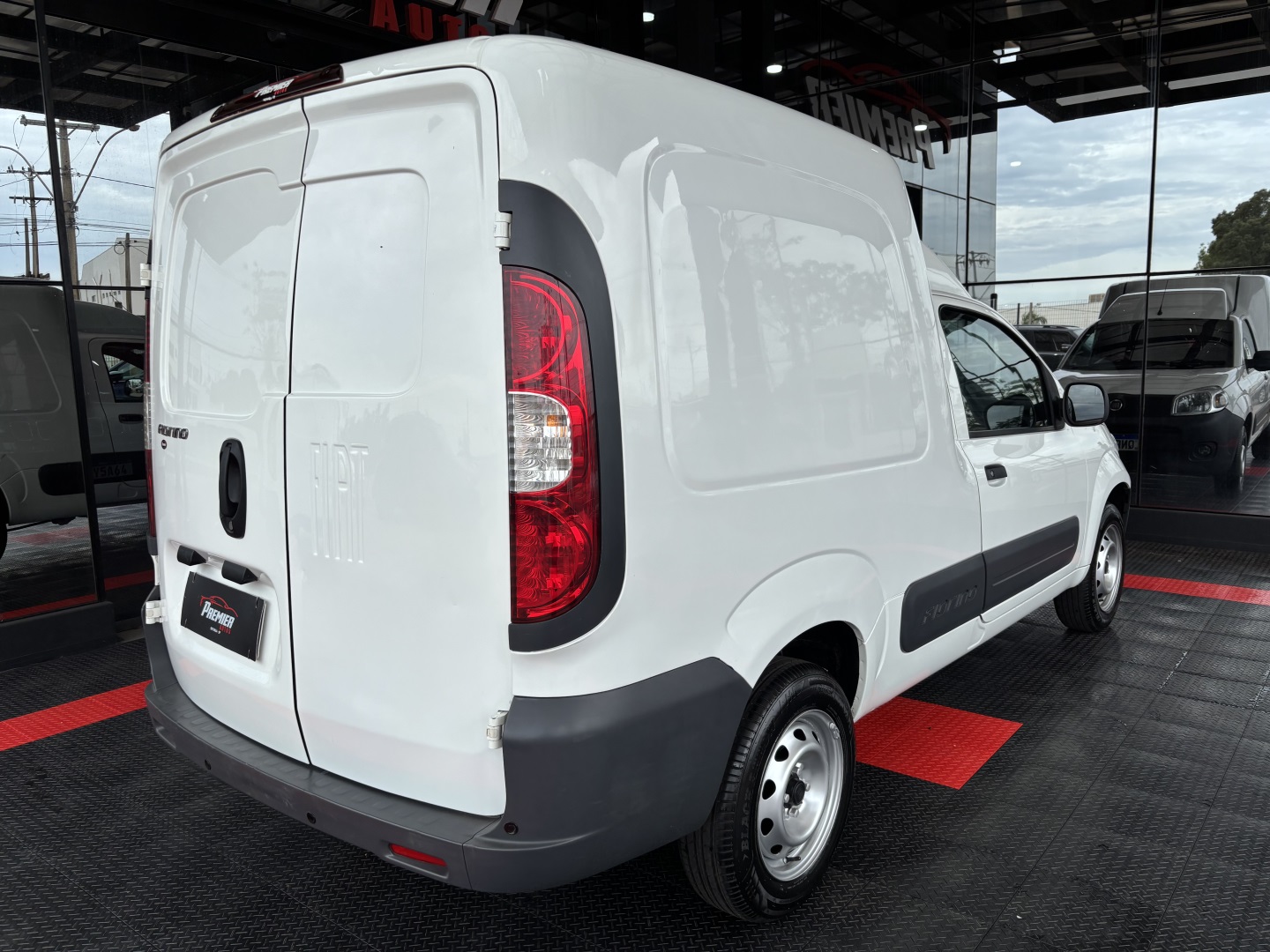 Fiat Fiorino 1.4 MPI Furgão Hard Working 8V Flex 2P Manual — foto 8 de 12