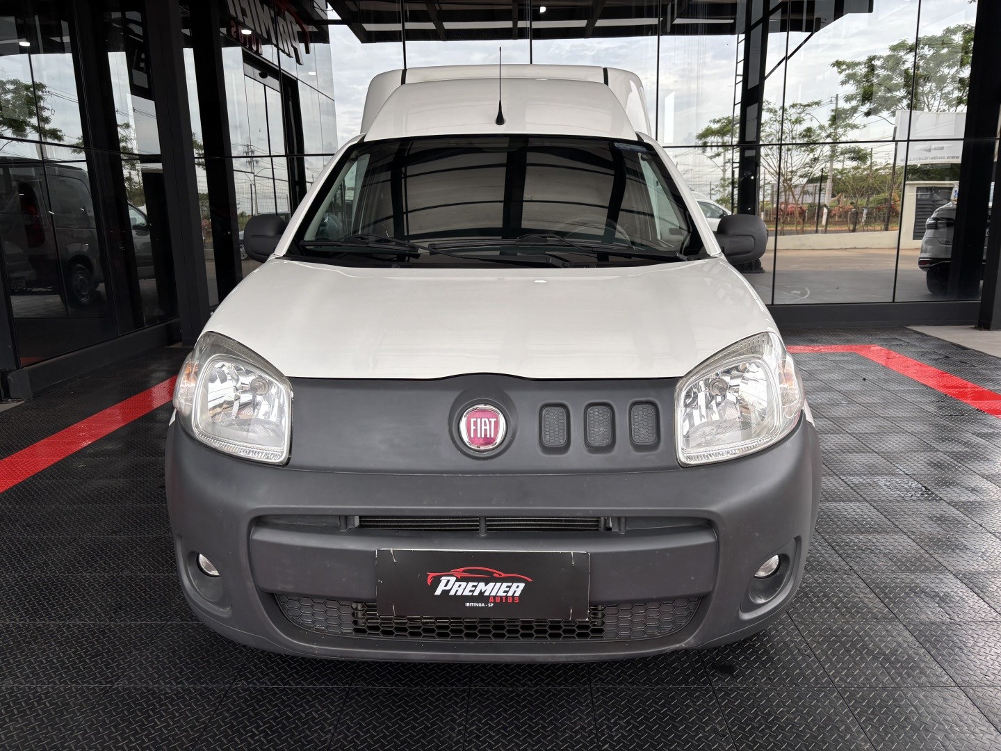 Fiat Fiorino 1.4 MPI Furgão Hard Working 8V Flex 2P Manual — foto 2 de 12