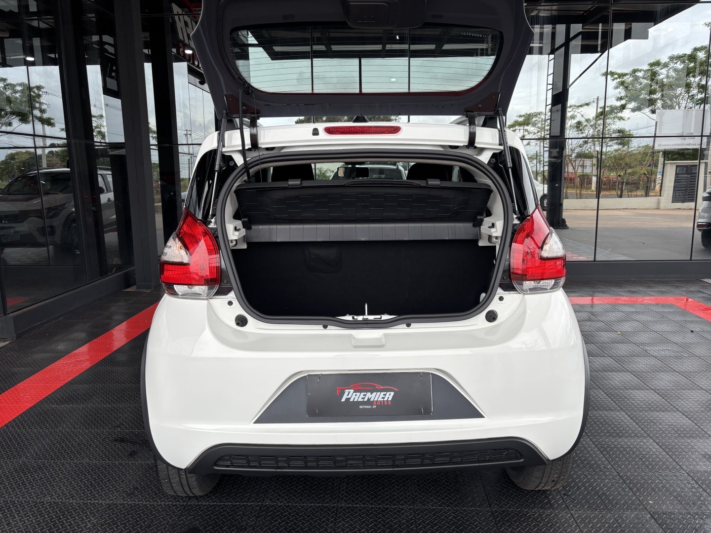 Fiat Mobi 1.0 Firefly Flex Trekking Manual — foto 10 de 13